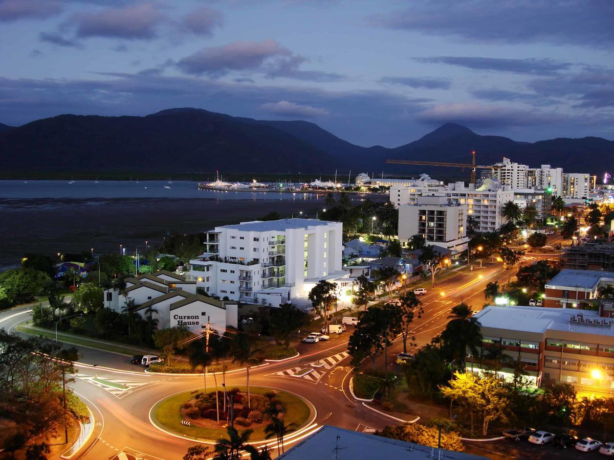 เลก เซ็นทรัล แคร์น Hotel แคนส์ ภายนอก รูปภาพ
